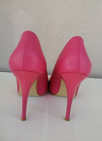 pink barbie stiletto