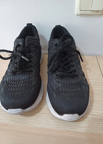 Siyah Bağcıklı Kadın Spor Ayakkabı
