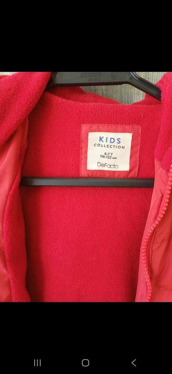 Çocuk Kapüşonlu Kırmızı Mont - Görsel 2