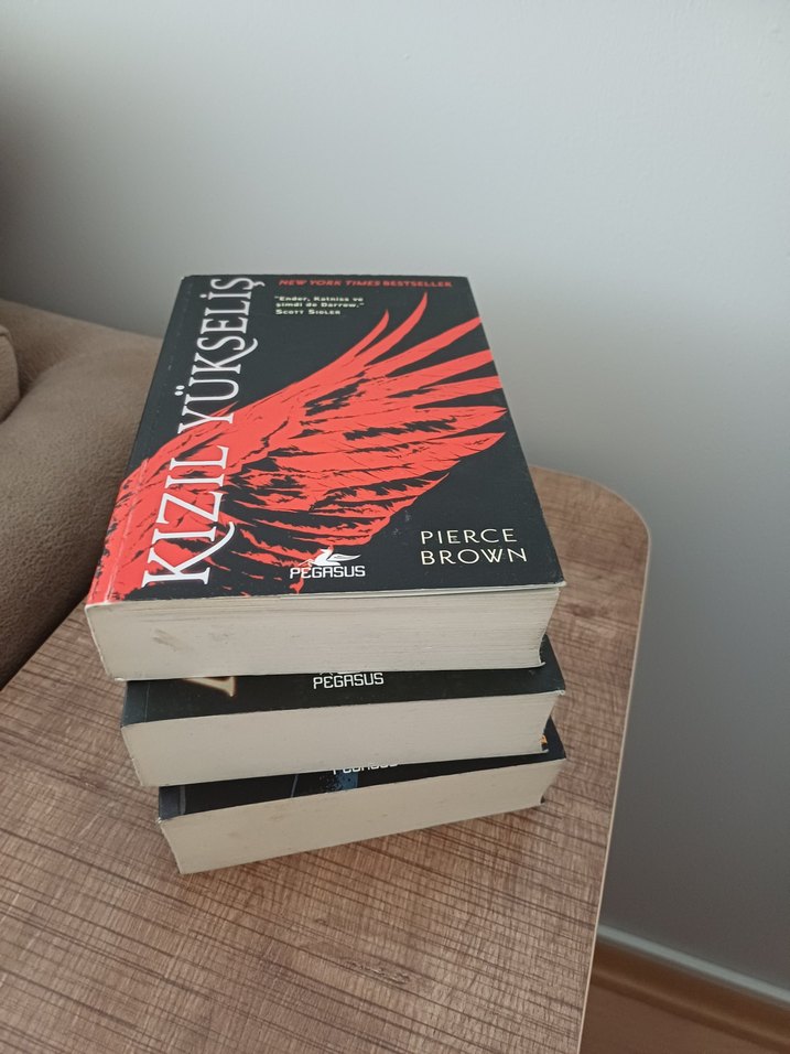 Pierce Brown - Kızıl Yükseliş Serisi 3 Kitap - Görsel 3