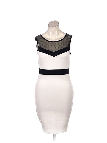 PreLoved Kısa Elbise %70 İndirimli.