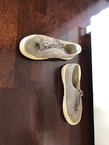 40 Beden Superga ayakkabı