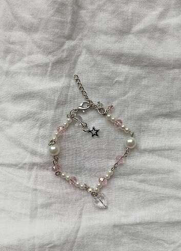 pembe bileklik 