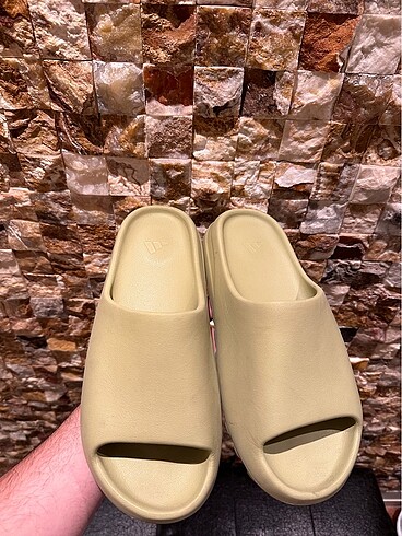 Yeezy Slide resin 2022
