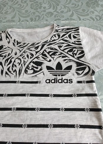 4 Yaş Beden beyaz Renk Erkek Çocuk Adidas Baskılı Kısa Kollu Tişört