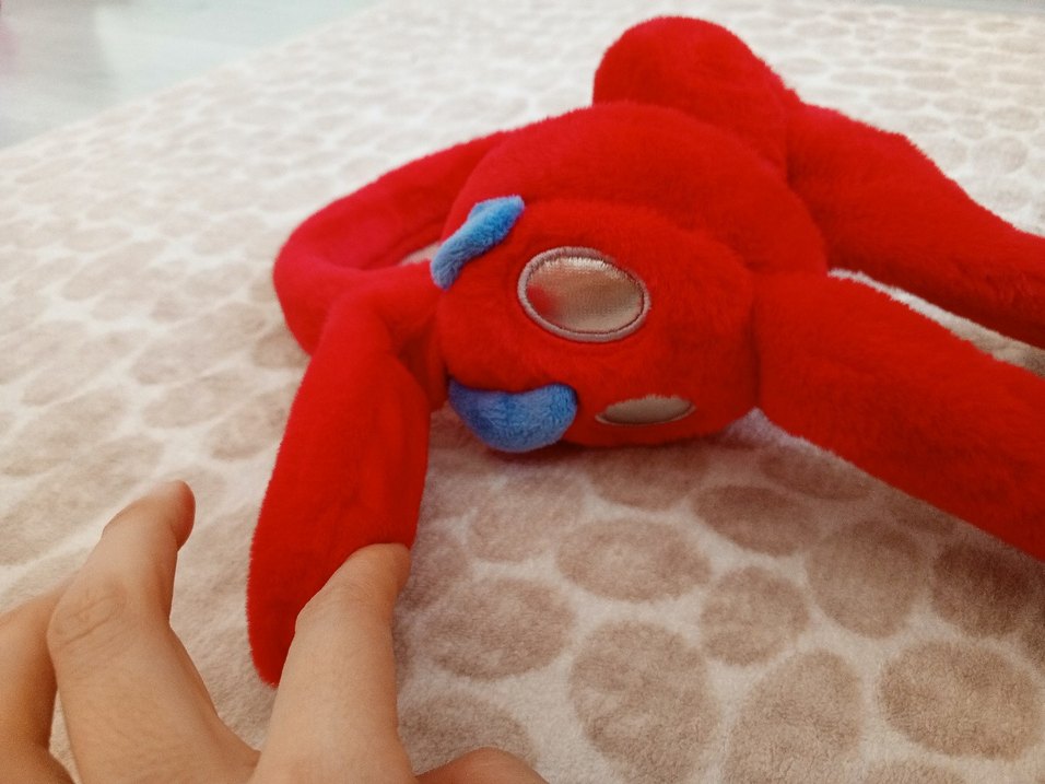 Uzun Kırmızı Renkli Peluş Oyuncak Kulaklık - Görsel 3