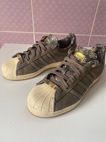 37 Beden haki Renk Adidas süperstar