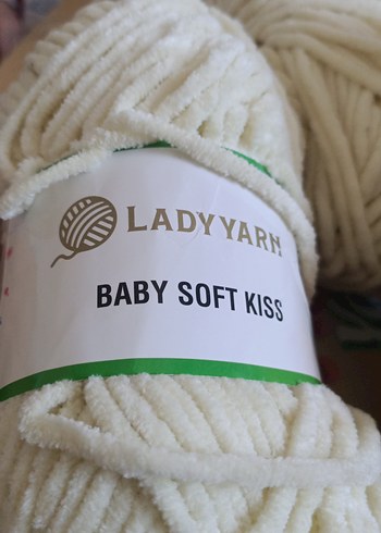 Lady Yarn Bebek Yumuşak Kiss İpi 4 adet - Görsel 2