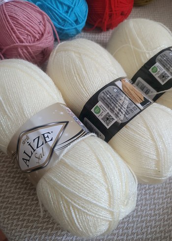 Bohem Tarzı Renkli El İşi İplikleri 3ısıltili 5krem Angora lüks. - Görsel 4