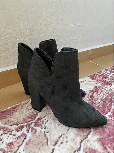 Zara Topuklu bot