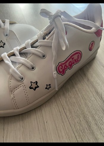 Beyaz Nakışlı Bağcıklı Çocuk Spor Ayakkabı - Görsel 3