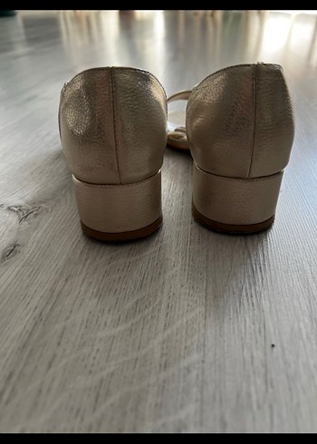 Altın Renkli Tokalı Kadın Topuklu Ayakkabı 35 - Görsel 3