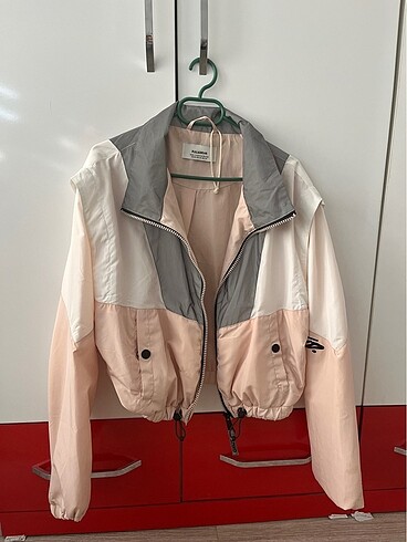 Pull and Bear Yağmurluk