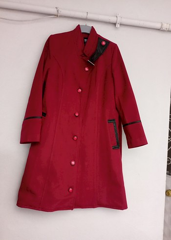 Kırmızı Deri Detaylı Kadın Kaban - Görsel 5