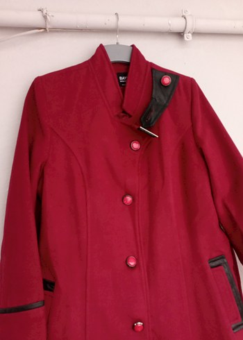 Kırmızı Deri Detaylı Kadın Kaban - Görsel 7