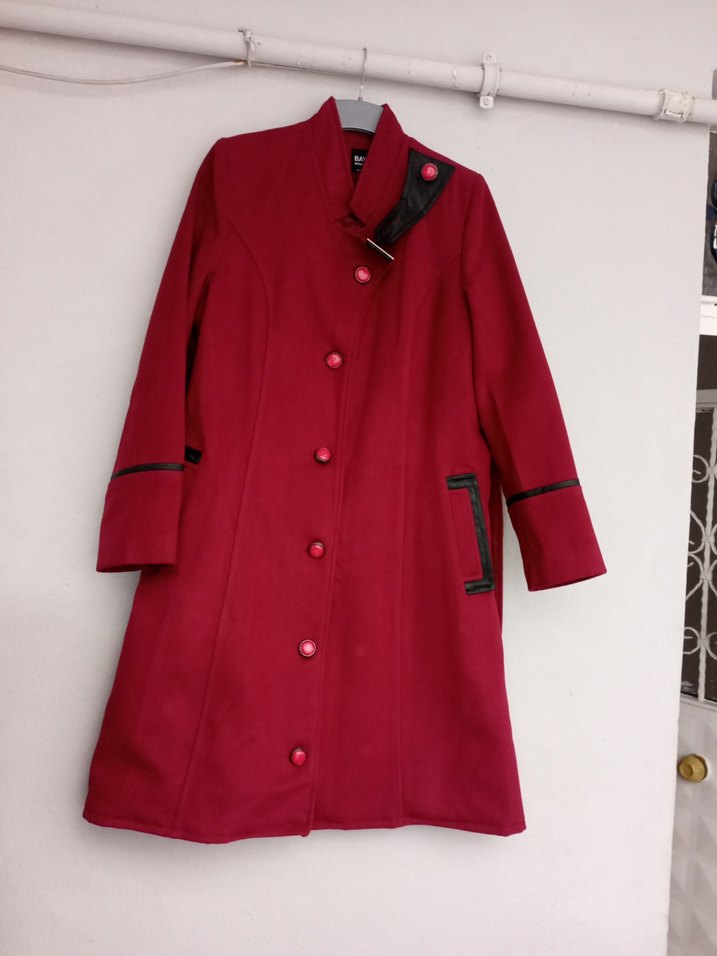 Kırmızı Deri Detaylı Kadın Kaban - Görsel 5