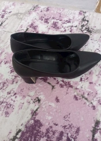 Klasik Siyah Topuklu Kadın Ayakkabı - Görsel 3