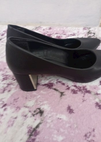 Klasik Siyah Topuklu Kadın Ayakkabı - Görsel 4