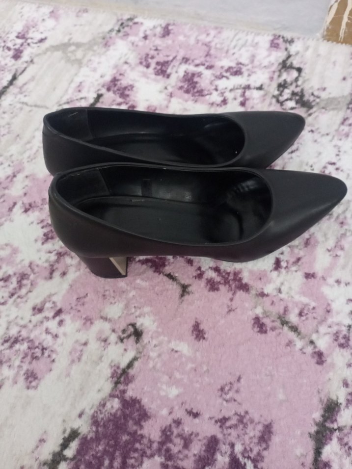 Klasik Siyah Topuklu Kadın Ayakkabı - Görsel 3