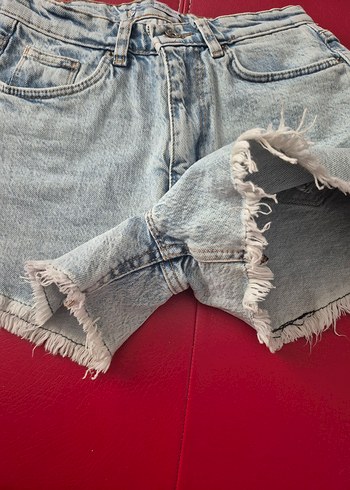 Düğmeli Gevşek Kesim Mini Denim Şort - Görsel 3