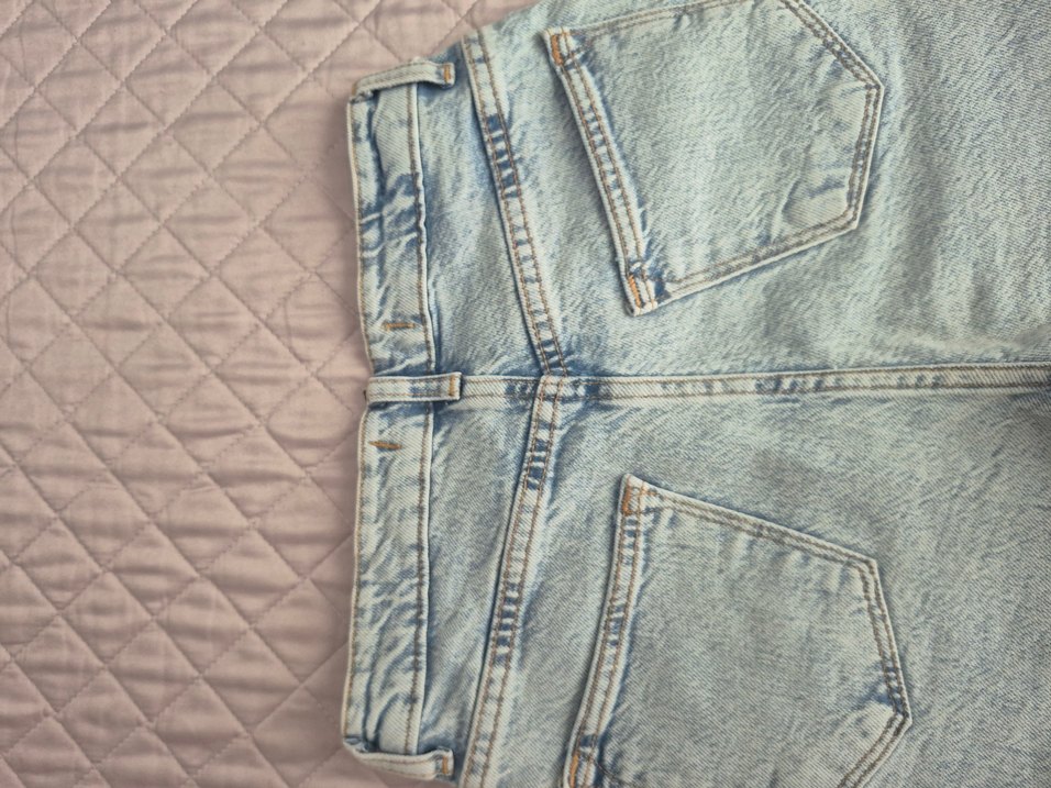 Düğmeli Gevşek Kesim Mini Denim Şort - Görsel 5