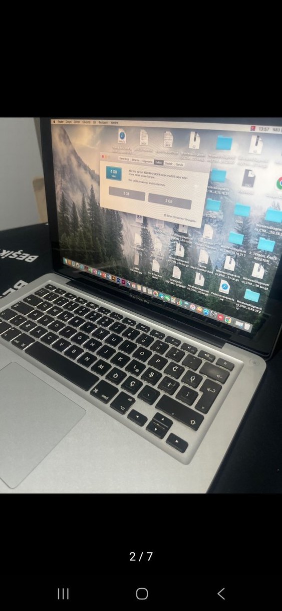 Gri Apple MacBook Dizüstü Bilgisayar - Görsel 2