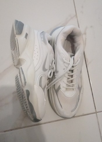 39 Beden beyaz Renk Gri Detaylı nike spor ayakkabi
