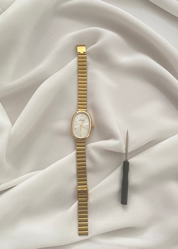 Beden Altın Renkli Minimalist Kadın Kol Saati
