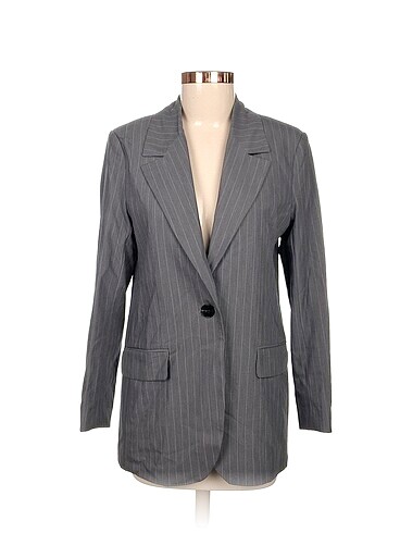 Bershka Blazer %70 İndirimli.