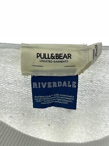 xs Beden beyaz Renk Pull and Bear Sweatshirt %70 İndirimli.
