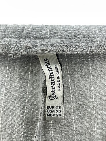 xs Beden gri Renk Stradivarius Düz Kesim %70 İndirimli.