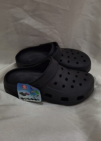Gezer crocs