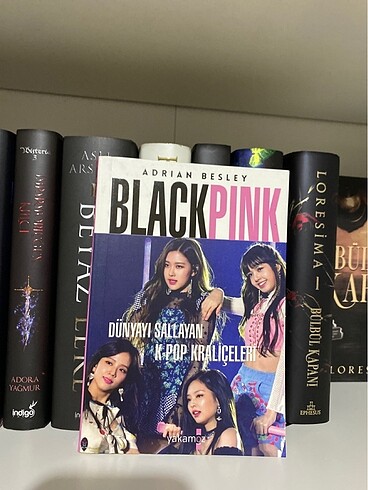 Black Pınk -Dünyayı sallayan K-pop kraliçeleri kitabı