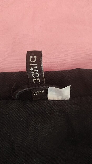 H&M H&M DIVIDED