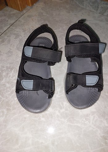 Siyah Erkek Çocuk Cırtlı Sandalet