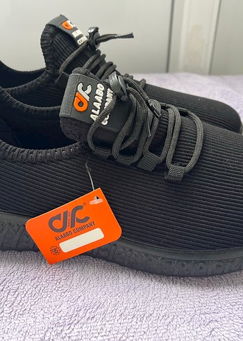 Diğer Sik Ve Rahat Siyah Bagcikli Sneaker