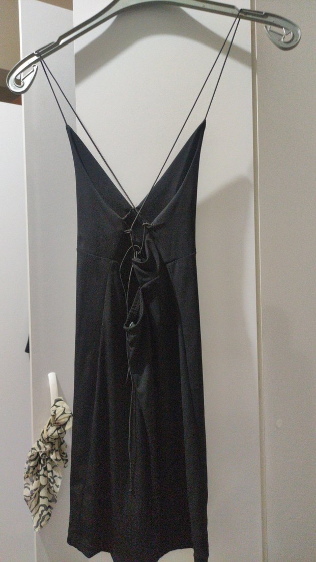 Siyah V Yaka İnce Askılı Uzun Elbise - Görsel 4