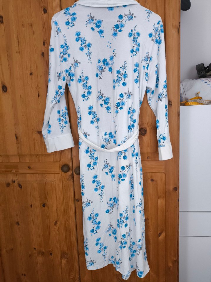 Uzun Beyaz Çiçek Desenli Kadın Şahnur Penye Sabahlık - Görsel 3