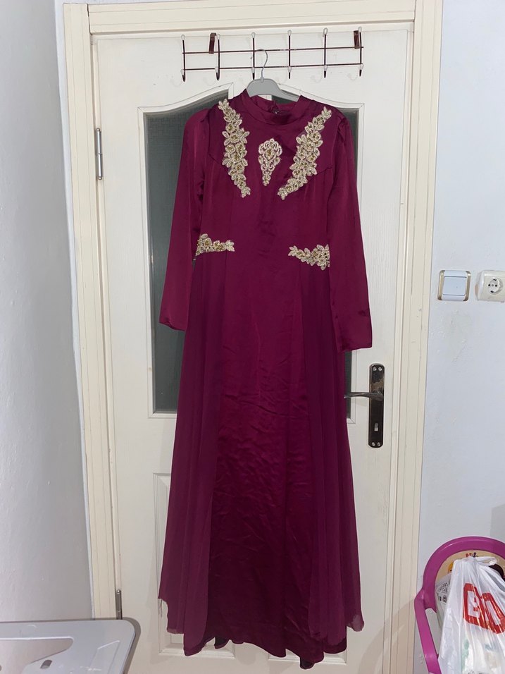 Bordo Uzun Kollu İşlemeli Kadın Abiye - Görsel 2