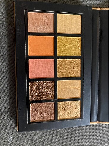 Beden Renk Essence Bronzed This Way far paleti