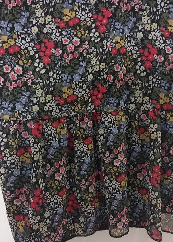 Çiçek Desenli fırfırlı elbise - Görsel 9