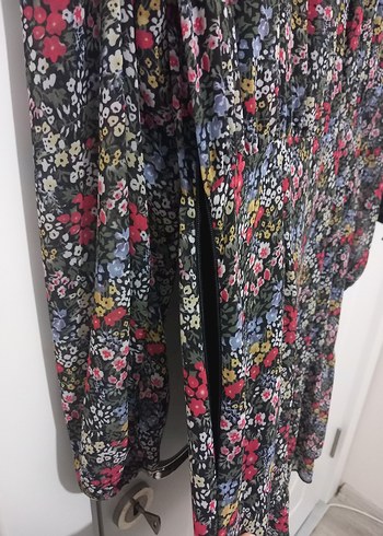 Çiçek Desenli fırfırlı elbise - Görsel 7