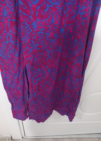 Mor desenli yırtmaçlı elbise - Görsel 6