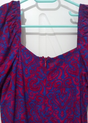 Mor desenli yırtmaçlı elbise - Görsel 2