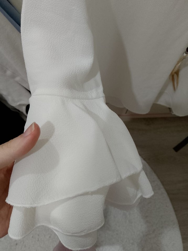 Püskülü Beyaz kadın bluz - Görsel 4