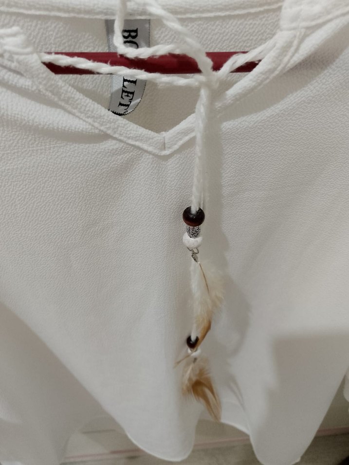 Püskülü Beyaz kadın bluz - Görsel 3