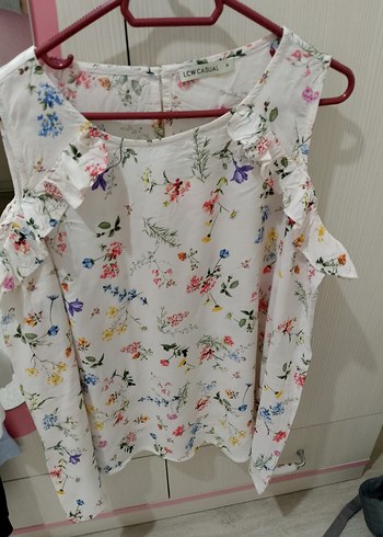 Beyaz Çiçek Desenli bluz - Görsel 2