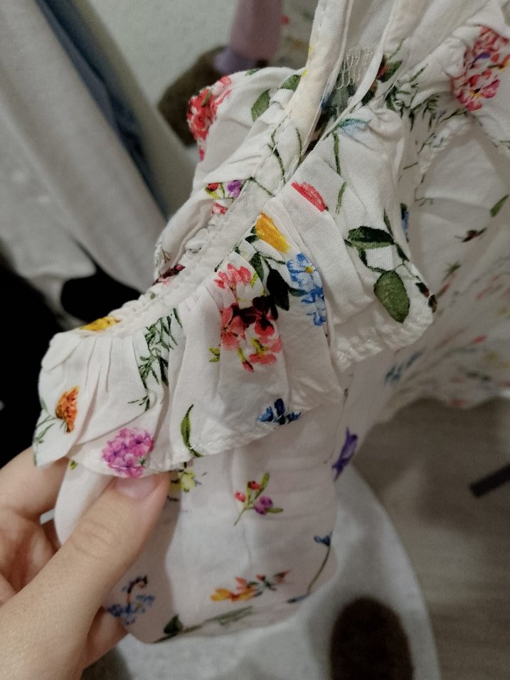 Beyaz Çiçek Desenli bluz - Görsel 4