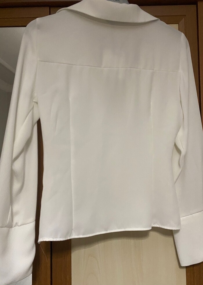 Belden oturtmalı gömlek - Görsel 2