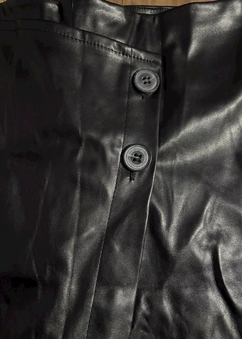 Düğmeli Siyah Deri Mini Etek - Görsel 2